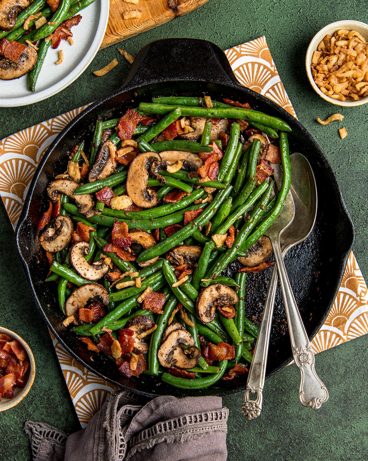 Southern-Style Green Beans with Bacon: Holiday Meal Essential